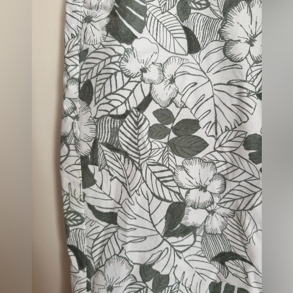 Talbots Women’s Floral Chino Ankle Pant Size 14P Mid Rise Casual Green White - Picture 3 of 8